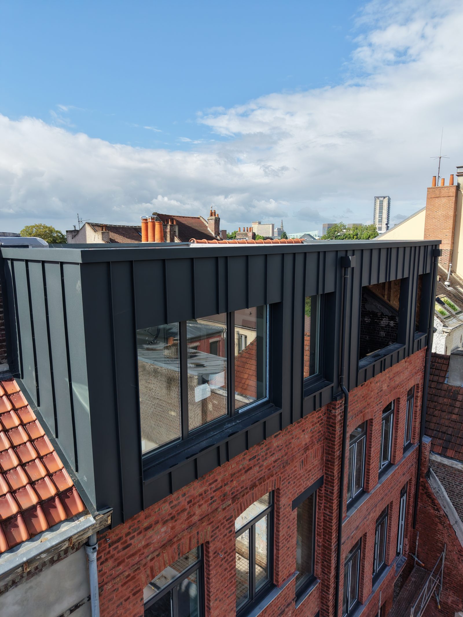 Siège social et bureaux de l'entreprise de construction Faco Reno situés au 36 Rue du Luyot à Seclin